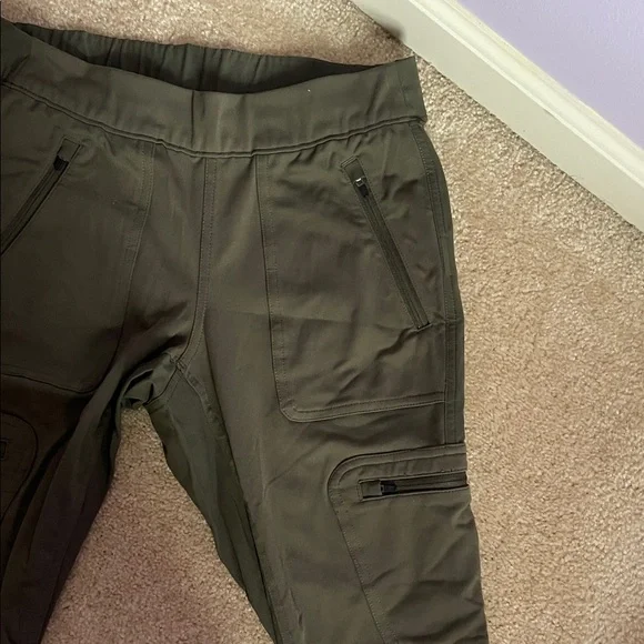 The North Face Dark Green Women's Active Leggings - Picture 3 of 4